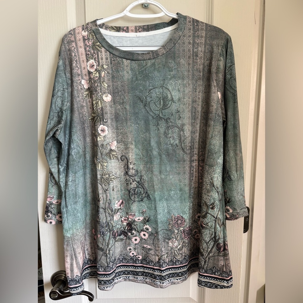 NWOT Floral Green Top XL 3/4 Sleeve